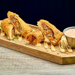 Chesseburger Eggrolls