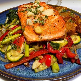 Salmon with White Wine Sauce